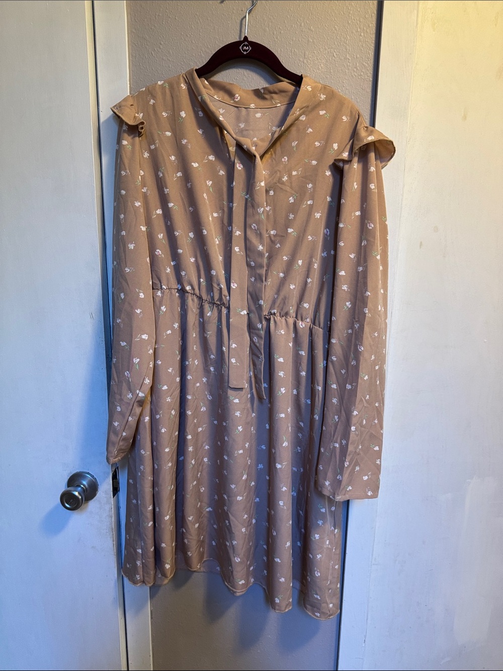 SHEIN Beige Long Sleeve Floral Tie-Waist Dress